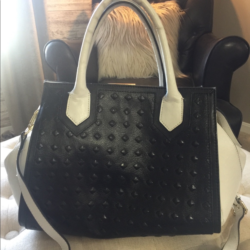 COPY - Women’s Vince Camuto Leather Handbag